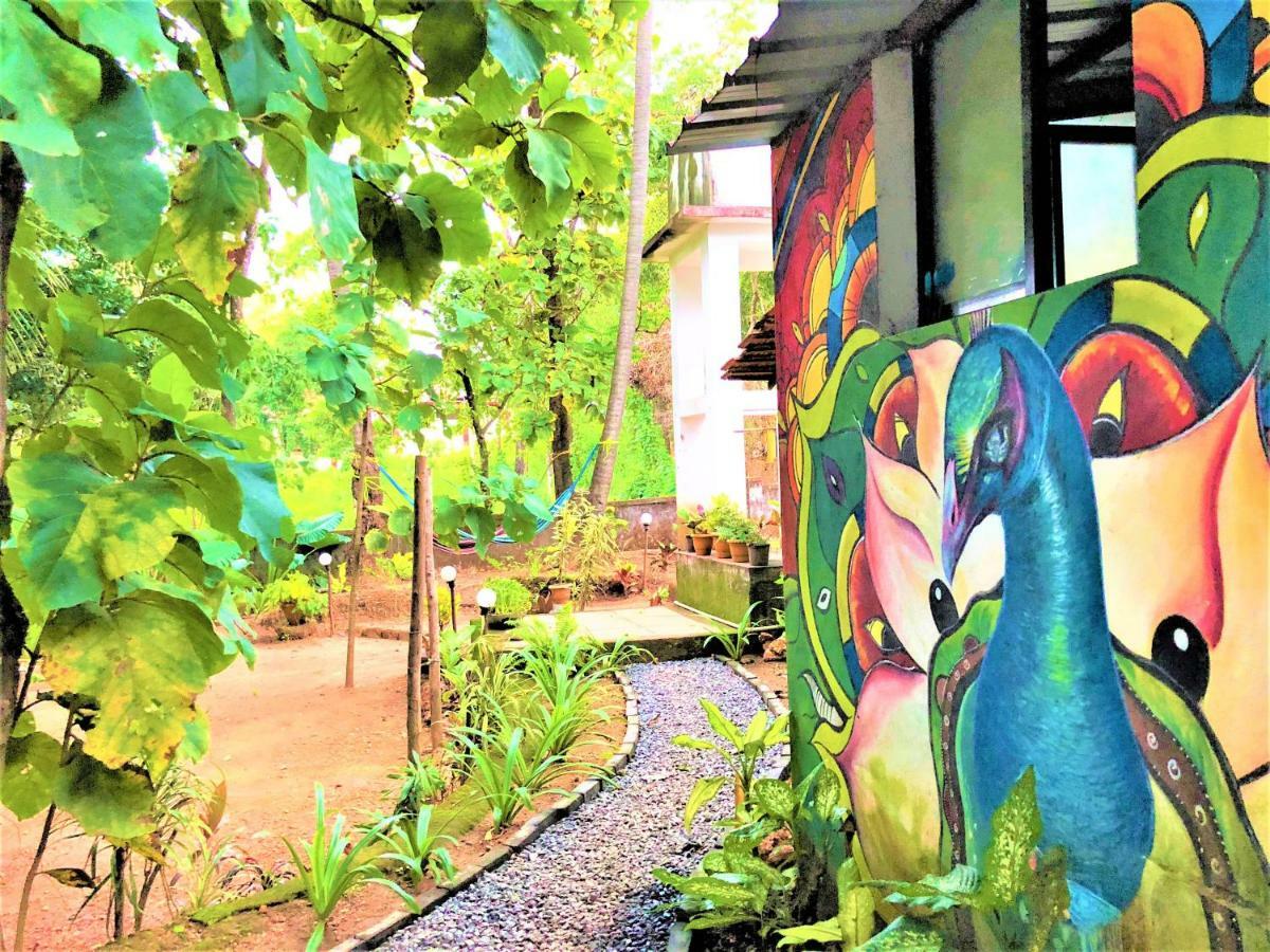 Folklore Hostel Goa Vagator Esterno foto