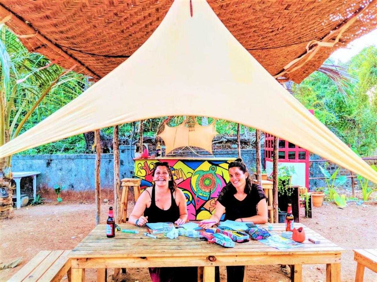 Folklore Hostel Goa Vagator Esterno foto