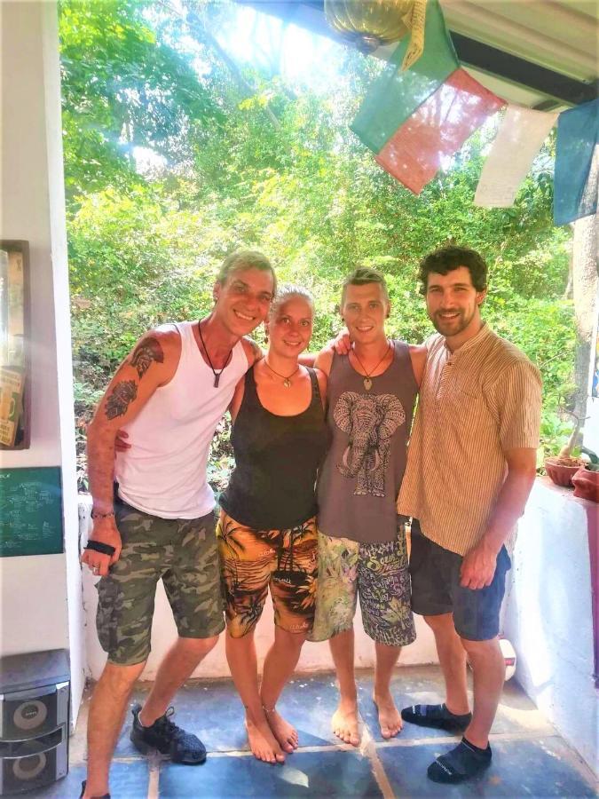 Folklore Hostel Goa Vagator Esterno foto